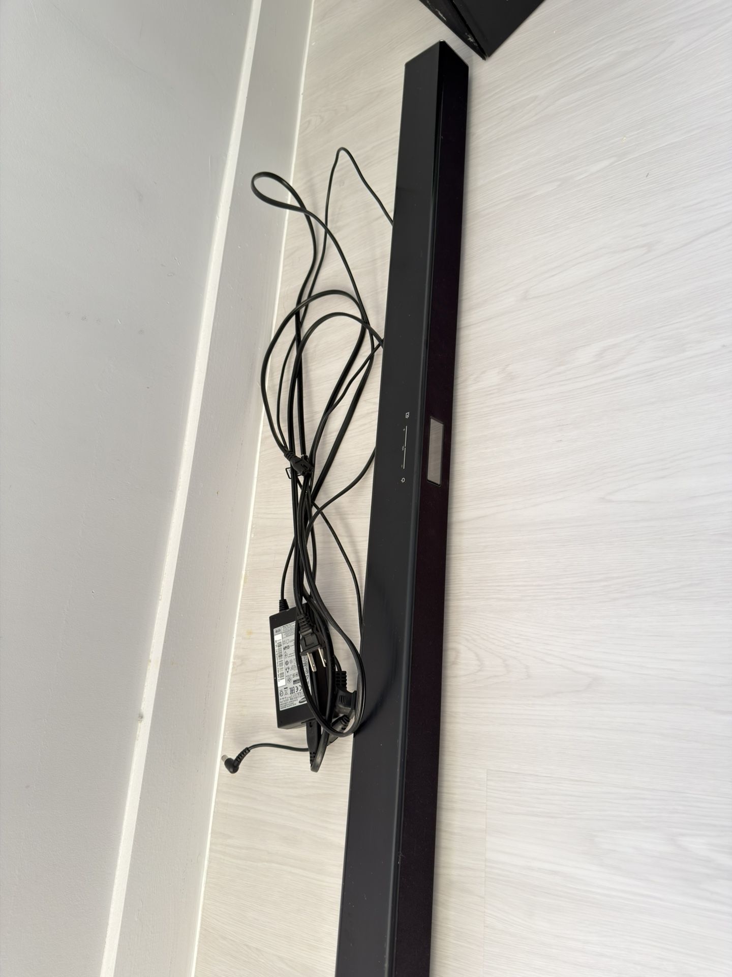 Samsung HW-J450 Soundbar w/ Wireless Subwoofer – Great Condition