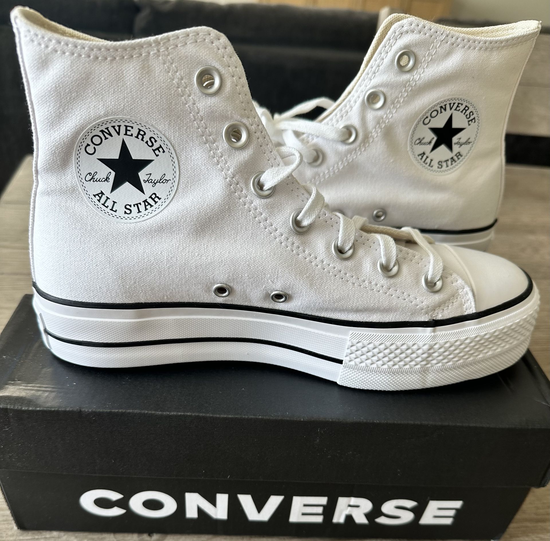 Women Converse