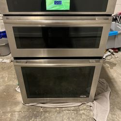 Jenn air Oven/Microwave. 1800$ 