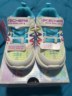 New Girls Skechers size 6