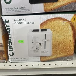 Cuisinart 2-Slice Compact Plastic Toaster in White 