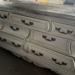 Bedroom Set Dressers.