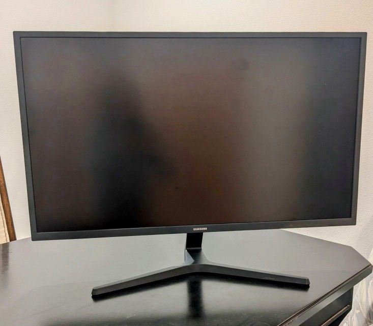 Samsung Jumbo 32" Monitor