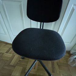 Ergonomic fabric adjustable swivel Office chair 16x16 Staples