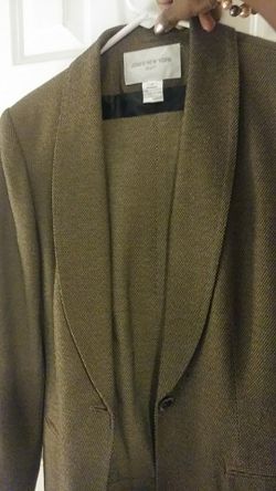 Ladies Jones New York Suit Size 8