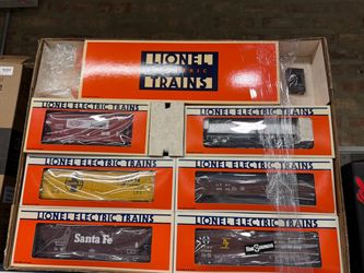 New, Lionel 7pc train set