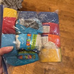 8 Rolls Of Streamers