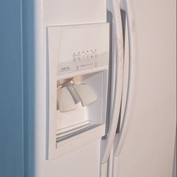 CAN DELIVER & UNLOAD FOR $25...GREAT WORKING WHIRLPOOL SIDE X SIDE WITH WATER & ICE IN DOOR