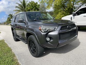 🚀 2018 Toyota 4Runner SR5 premium 🚀 
