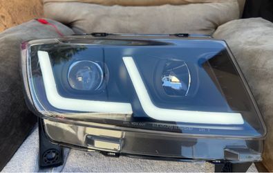 11-13 Jeep Grand Cherokee Black Clear Reflector LED Strip Headlights