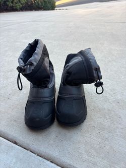 Kids Black Snow Boots Size 1