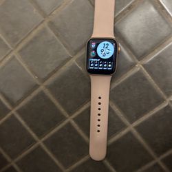 Apple Watch Se 40 Mm Cellular And GPS for Sale in Brooklyn, NY