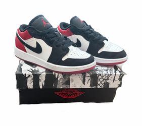 Air Jordan 1 Low SE GS White/Black/Varsity Red Size 3 1/2 Youth