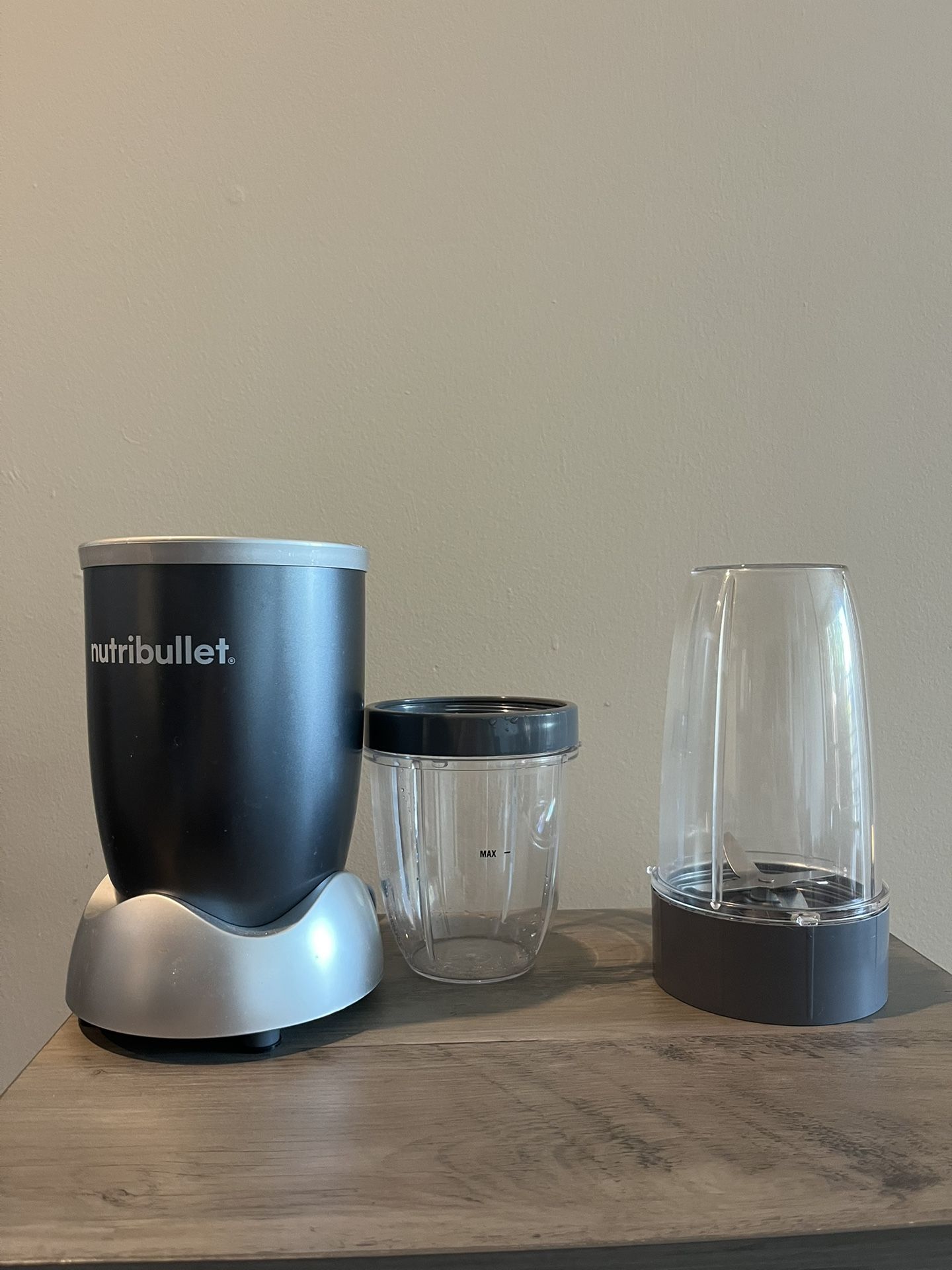 Nutri Bullet Blender And Accessories 