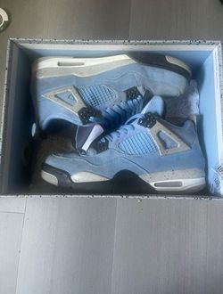 Jordan 4s university blues