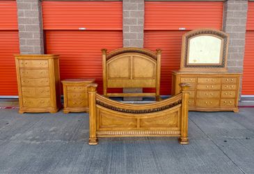 4”pc Queen Size Bedroom Set
