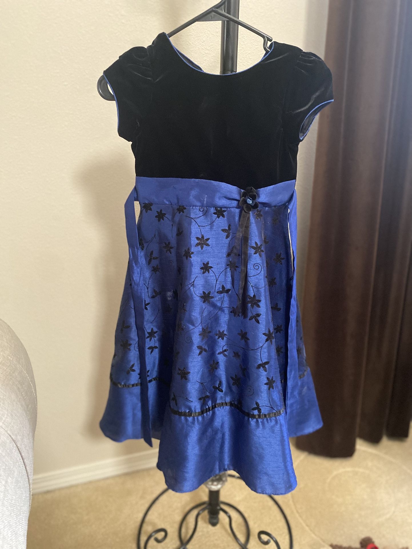 Girls Dresses Size 5 & 6