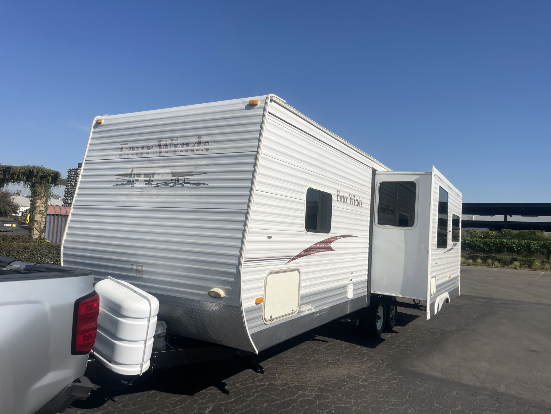 2008 Thor Four Wins 28Ft Travel Trailer With Super Slide Out. Everything Works Ready To Go.