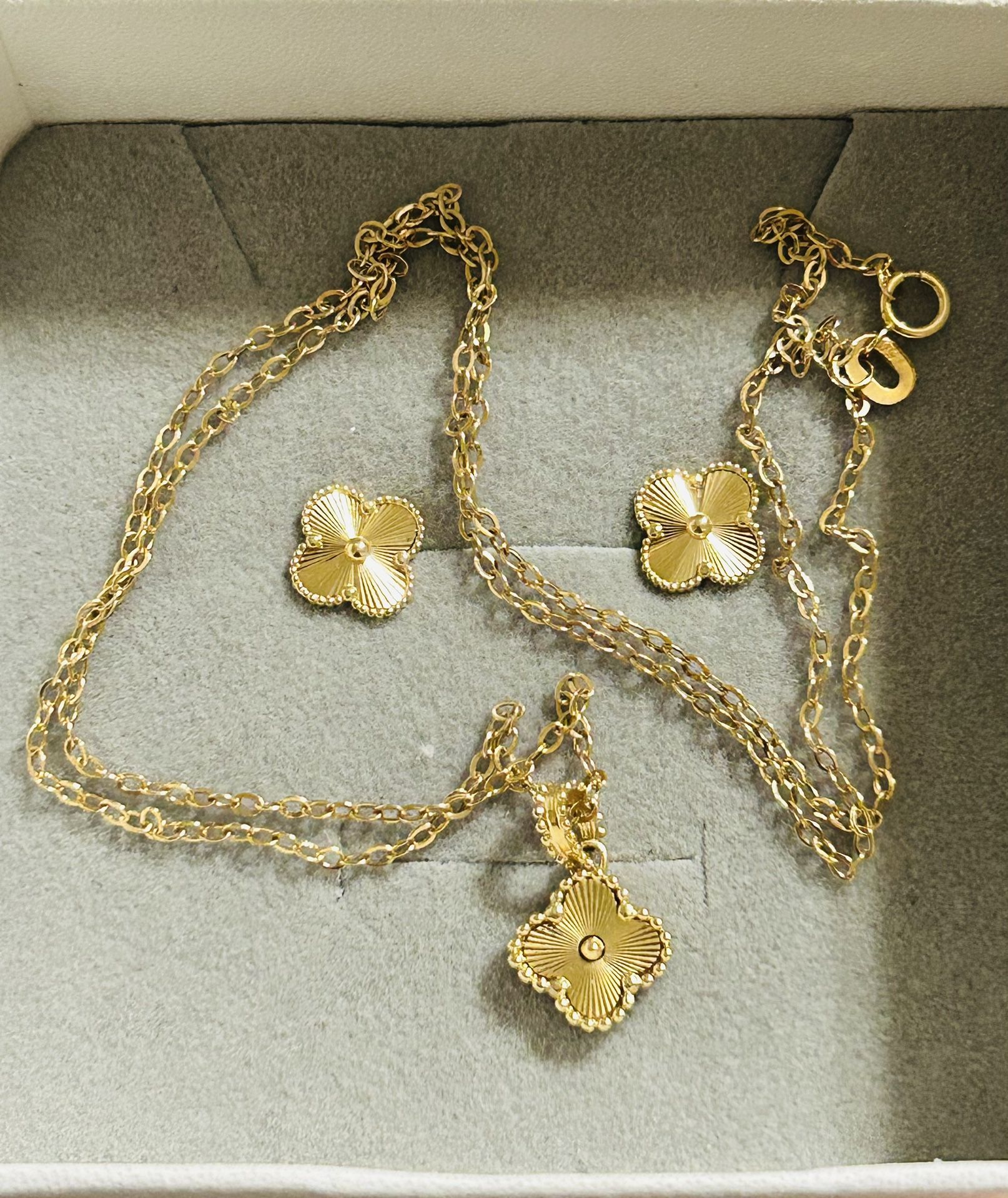 18k Gold Clover Set - 9mm