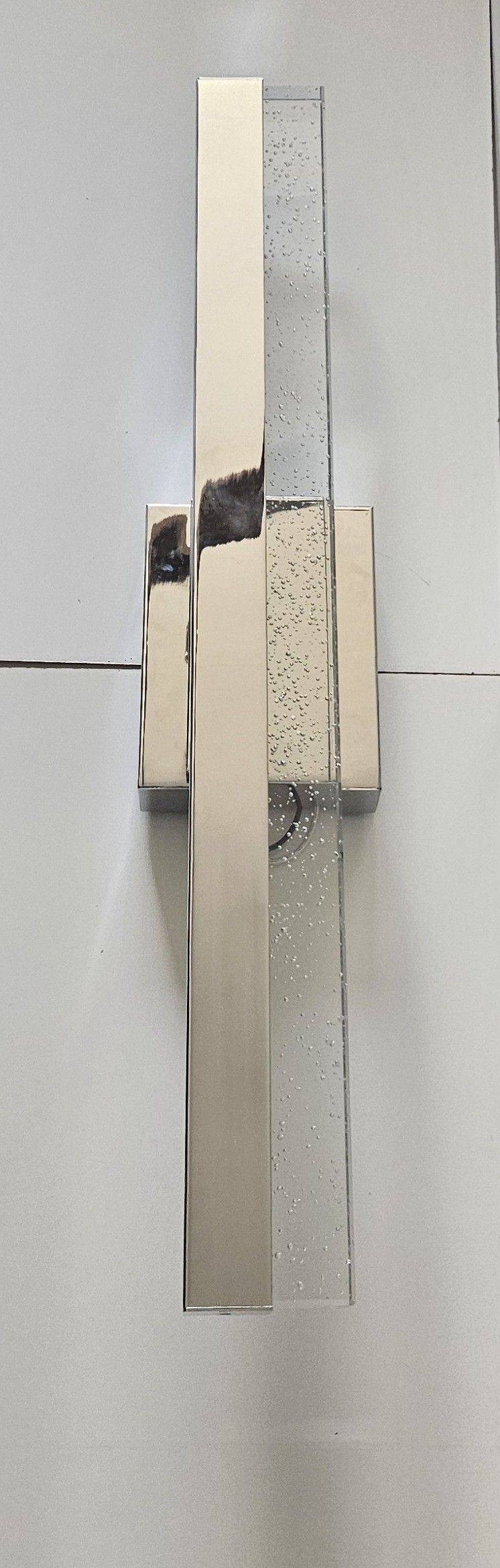 Bubble bar vanity light
