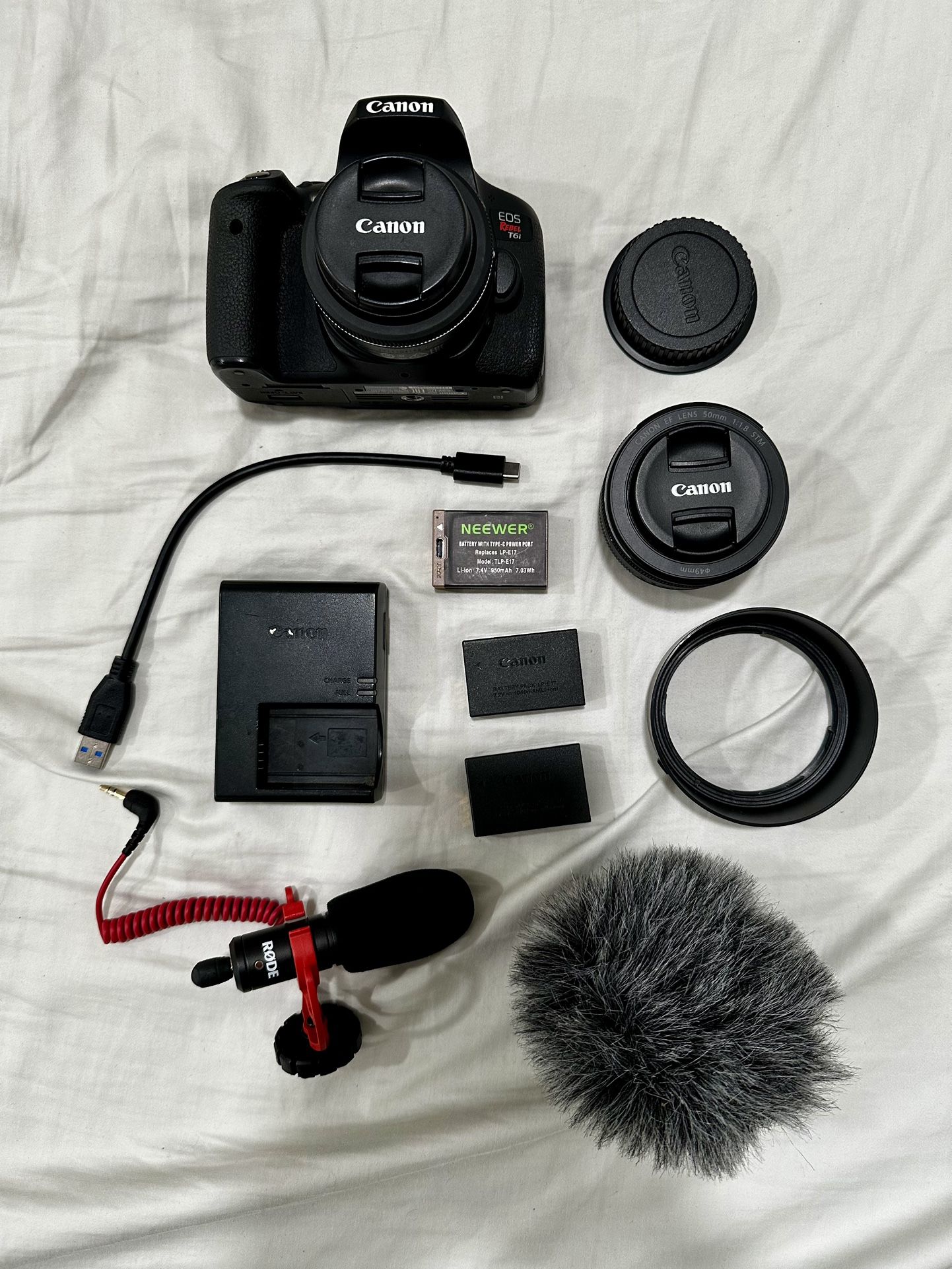 Canon T6i Camera + 3x Batteries + 2x Prime Lens + RODE Mic + Bag *BUNDLE*