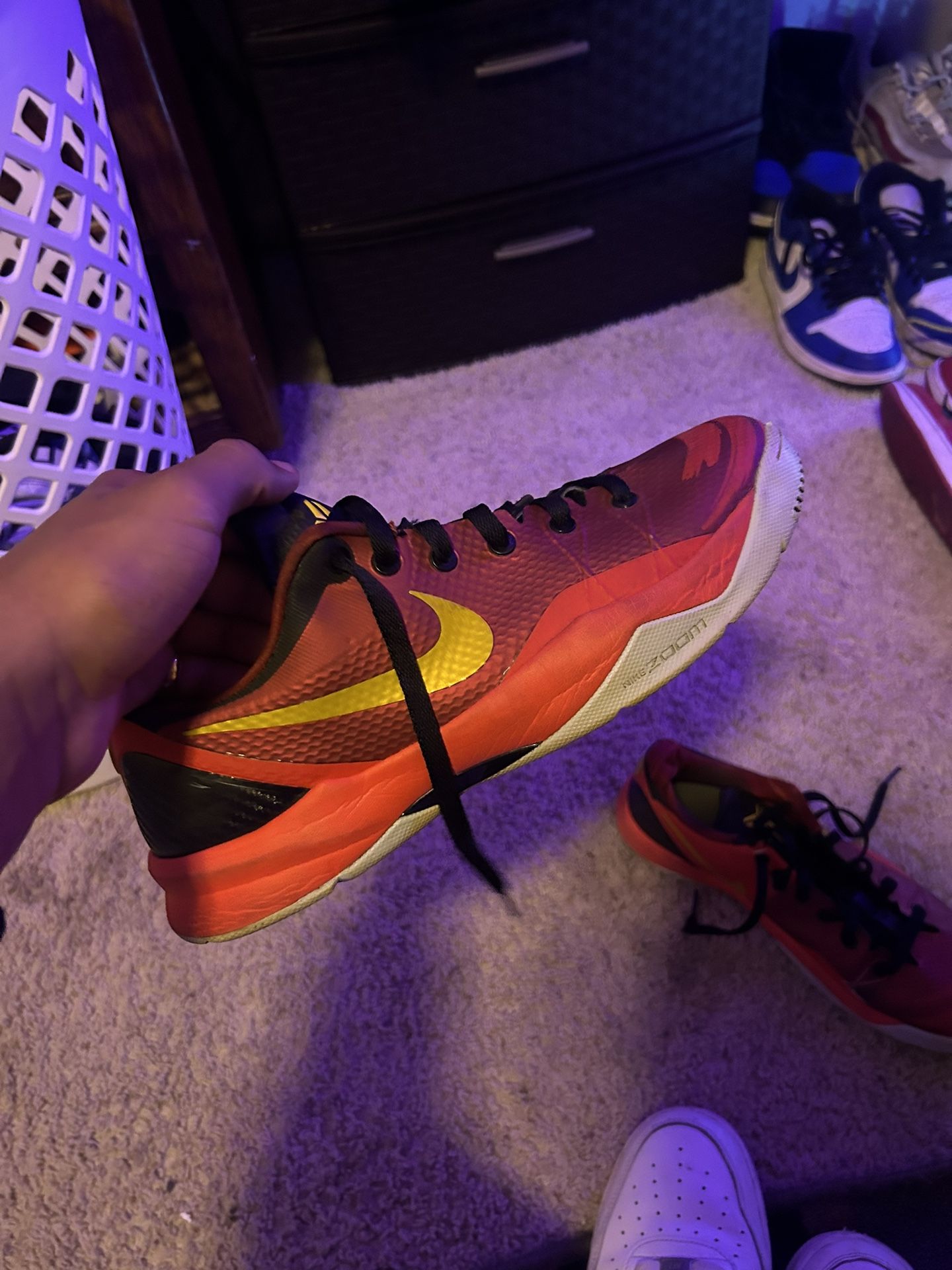 kobe basketball shoes