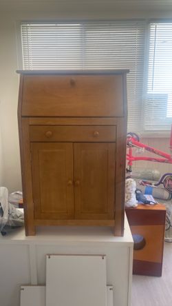 Solid wood cabinet