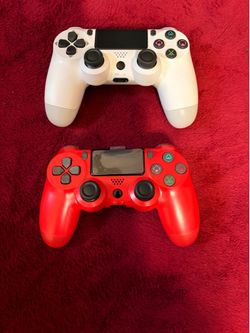PS4 controllers