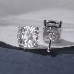 Diamond Qaulity Moissanite Earrings