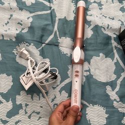 Conair curling iron 