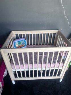 Pottery Barn 4 in 2 mini crib