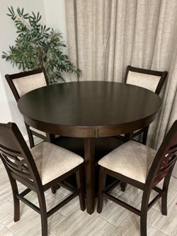 Dinning set      (4) seat)    (1) Table