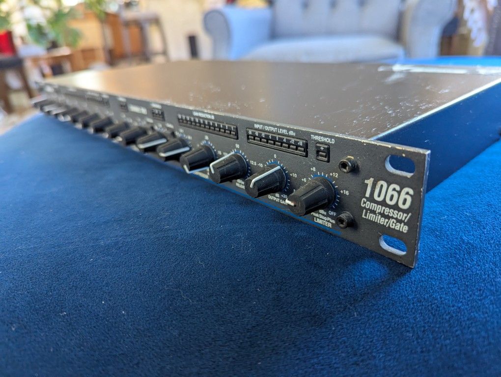 DBX 1066 – First Street Music dbx 1066 Compressor/Limiter/Gate