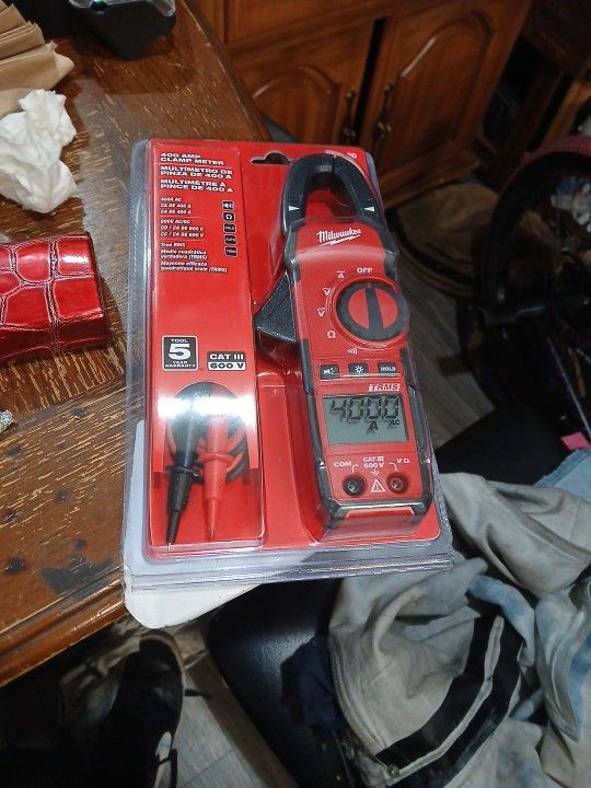 Milwaukee 400 Amp Clamp Meter