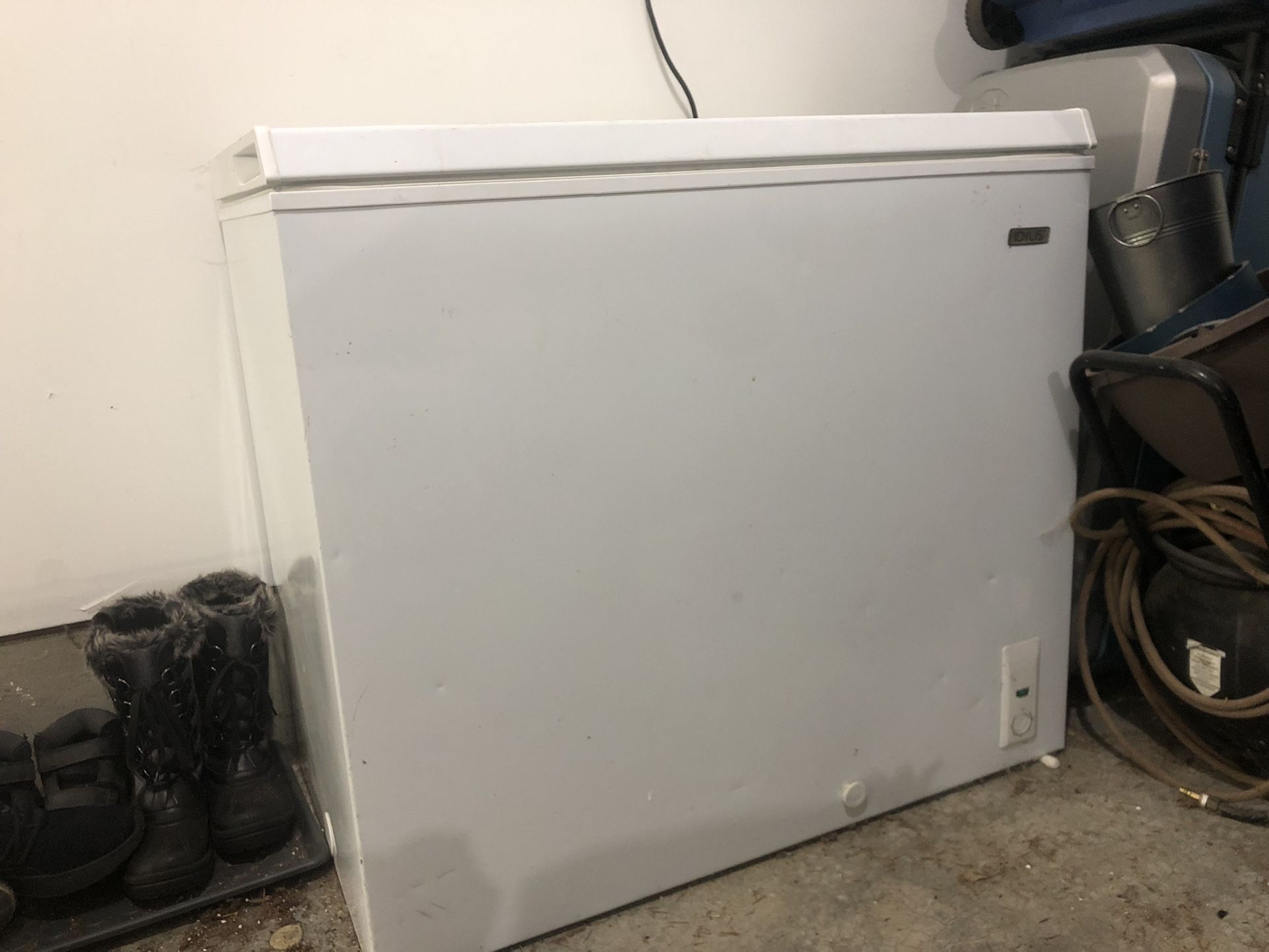 Idylis Deep Freezer Chest for Sale in Stanwood, WA OfferUp