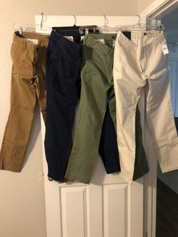 Gap men’s khakis in slim fit