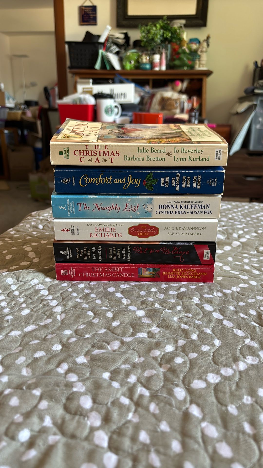 Set of Six Paperbacks Books With Assorted Short  Christmas Stories In Each Books