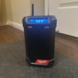 M12 Jobsite Radio Milwaukee 
