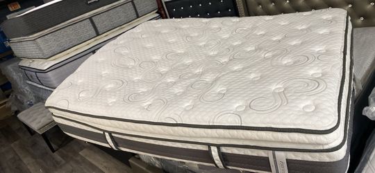 Queen matress