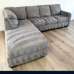 GRAY SECTIONAL COUCH
