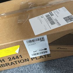 BRAND NEW VIBRATION PLATE 