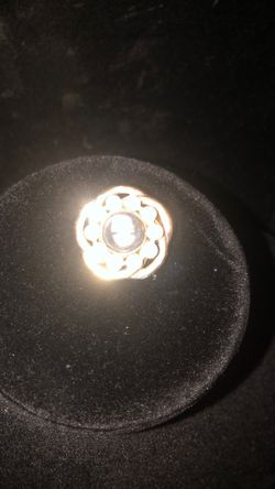 Small Vintage Cameo pin With Circle Of Rhinestones 