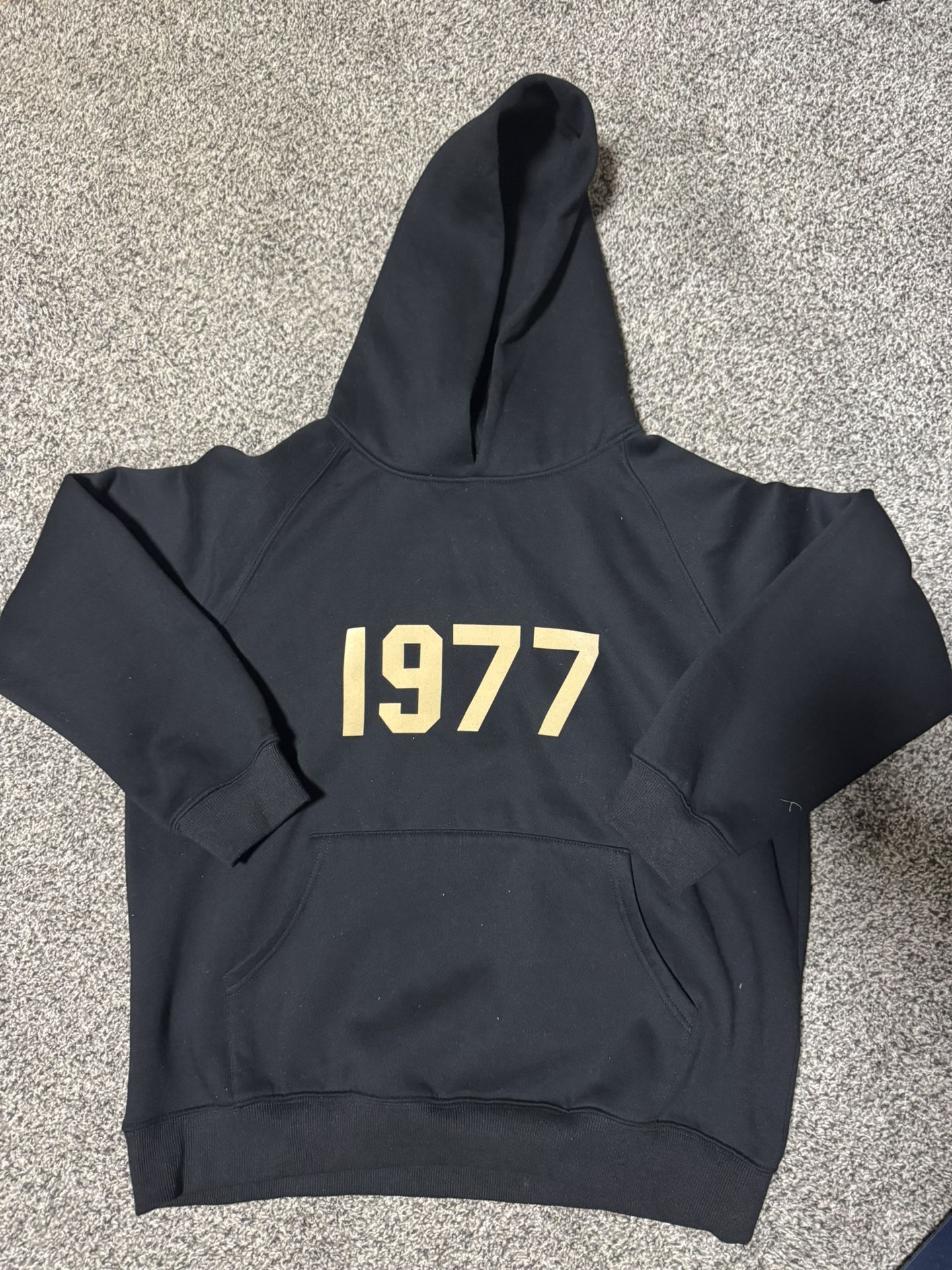 Essentials Hoodie 1977