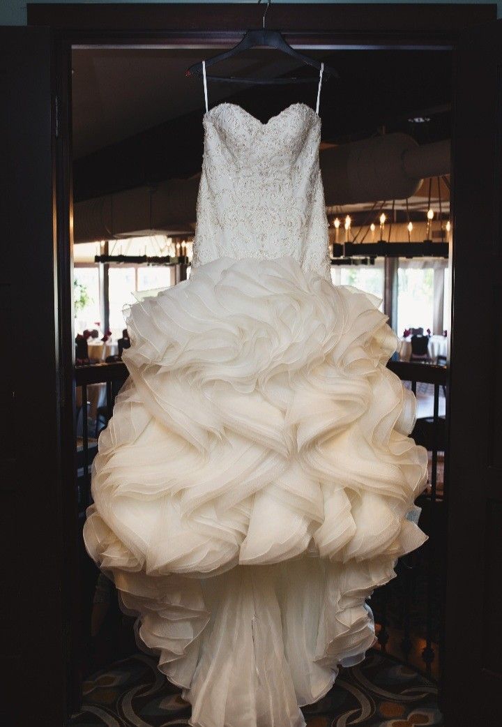 WEDDING DRESS!! Size M / L