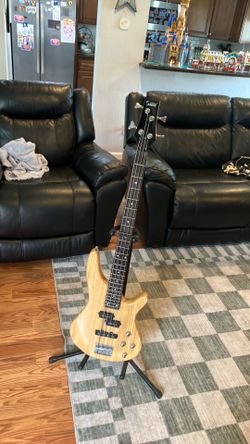 Glarry bass