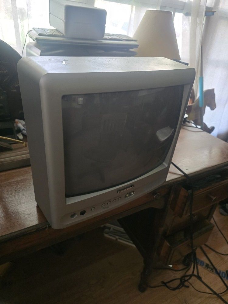 Panasonic CRT Gaming 13 Inch .. Excellent Condition!