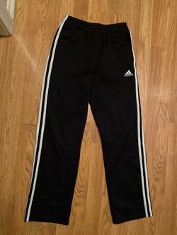 Adidas youth large 14/16 or could fit adult small FIRM &10