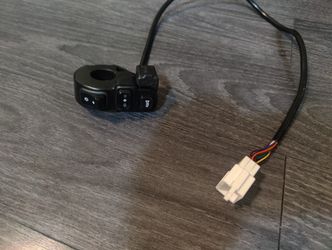 Controls Lights, Turn Signals, Horn, USB from Onyx Ebike Moped