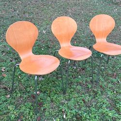 Two Tan Mid Century Danish Modern Bentwood Farfalla Chairs With Chrome Legs