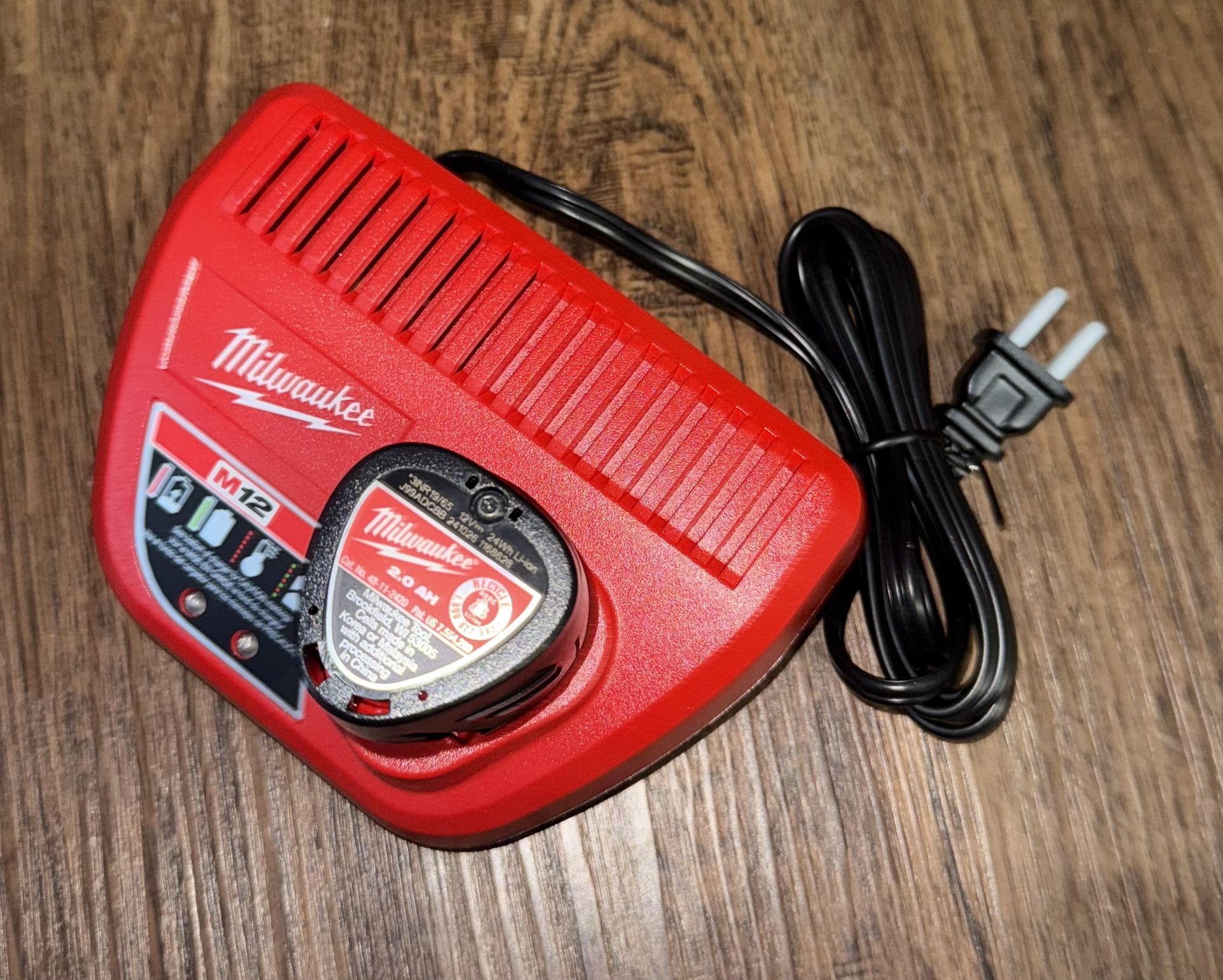 NEW Milwaukee M12 Charger & M12 2.0 AH Battery 